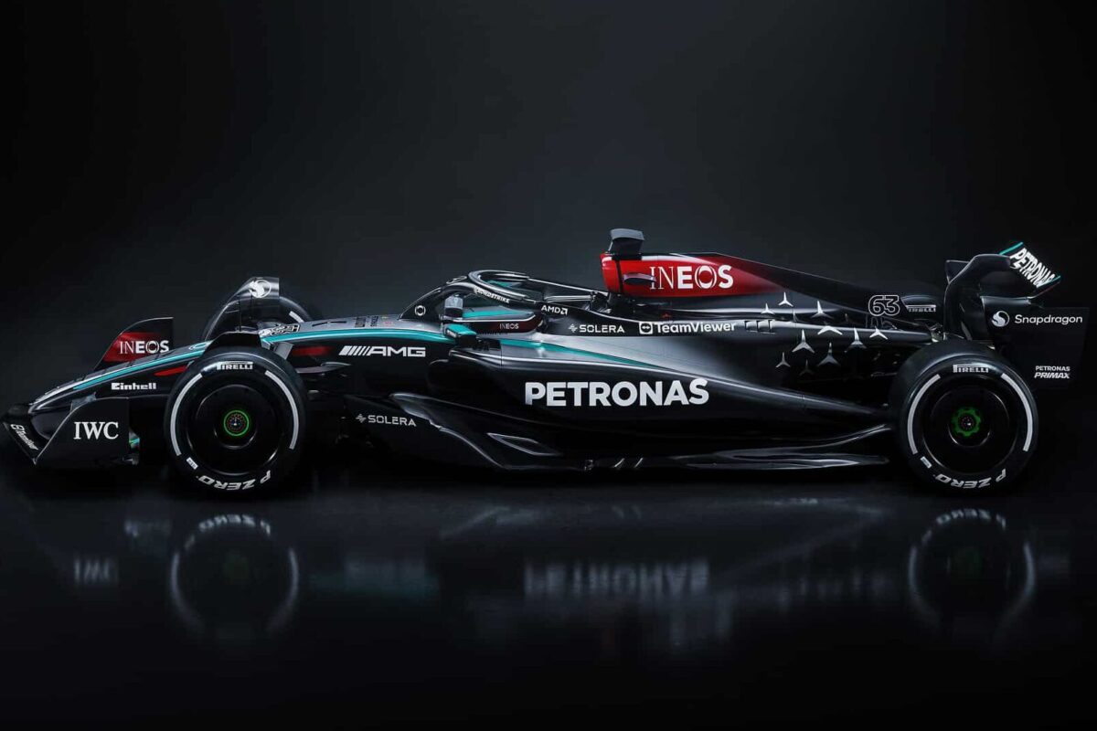 Mercedes vuelve al plateado con un coche «muy diferente» en el último año de Lewis Hamilton