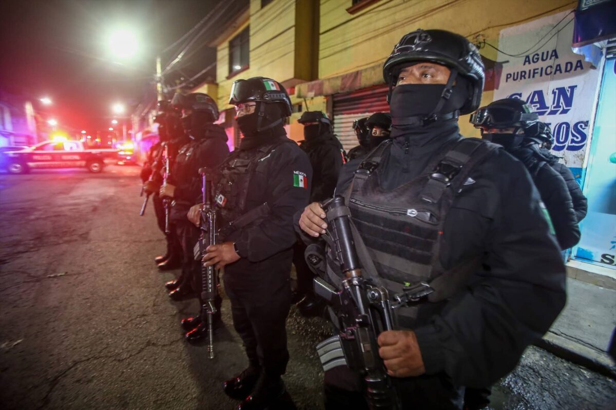 Un enfrentamiento entre grupos armados y la Policía mexicana deja doce guerrilleros muertos