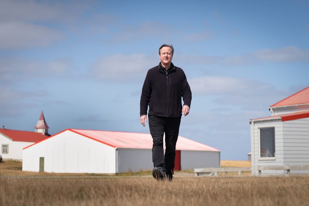 El gobernador de Tierra del Fuego declara persona no grata a David Cameron tras su visita a las Malvinas