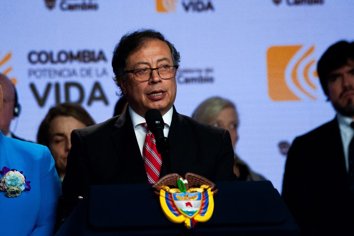 Un exalcalde de Bogotá alerta sobre el plan de Petro para perpetuarse en el poder