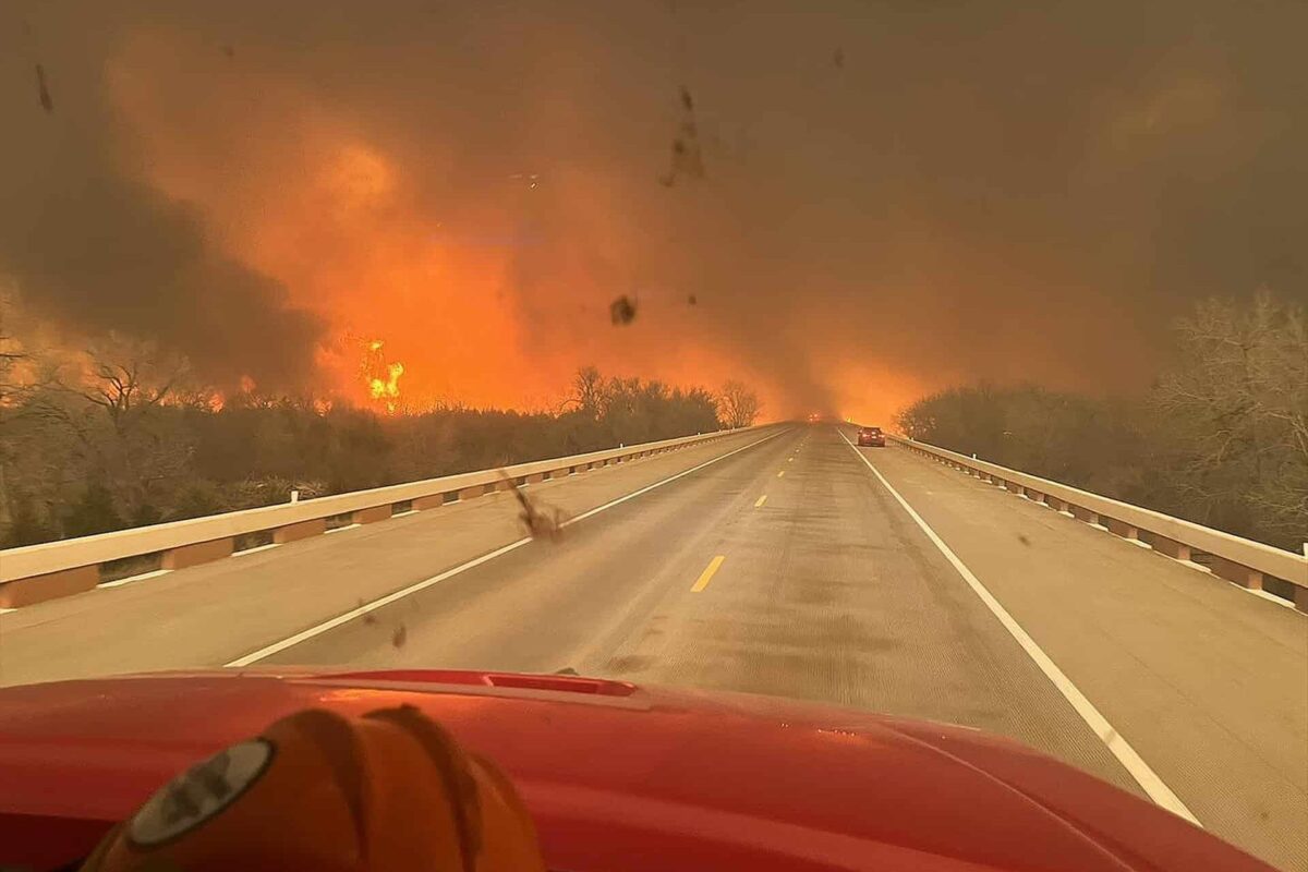 Texas sufre el incendio más grande de su historia
