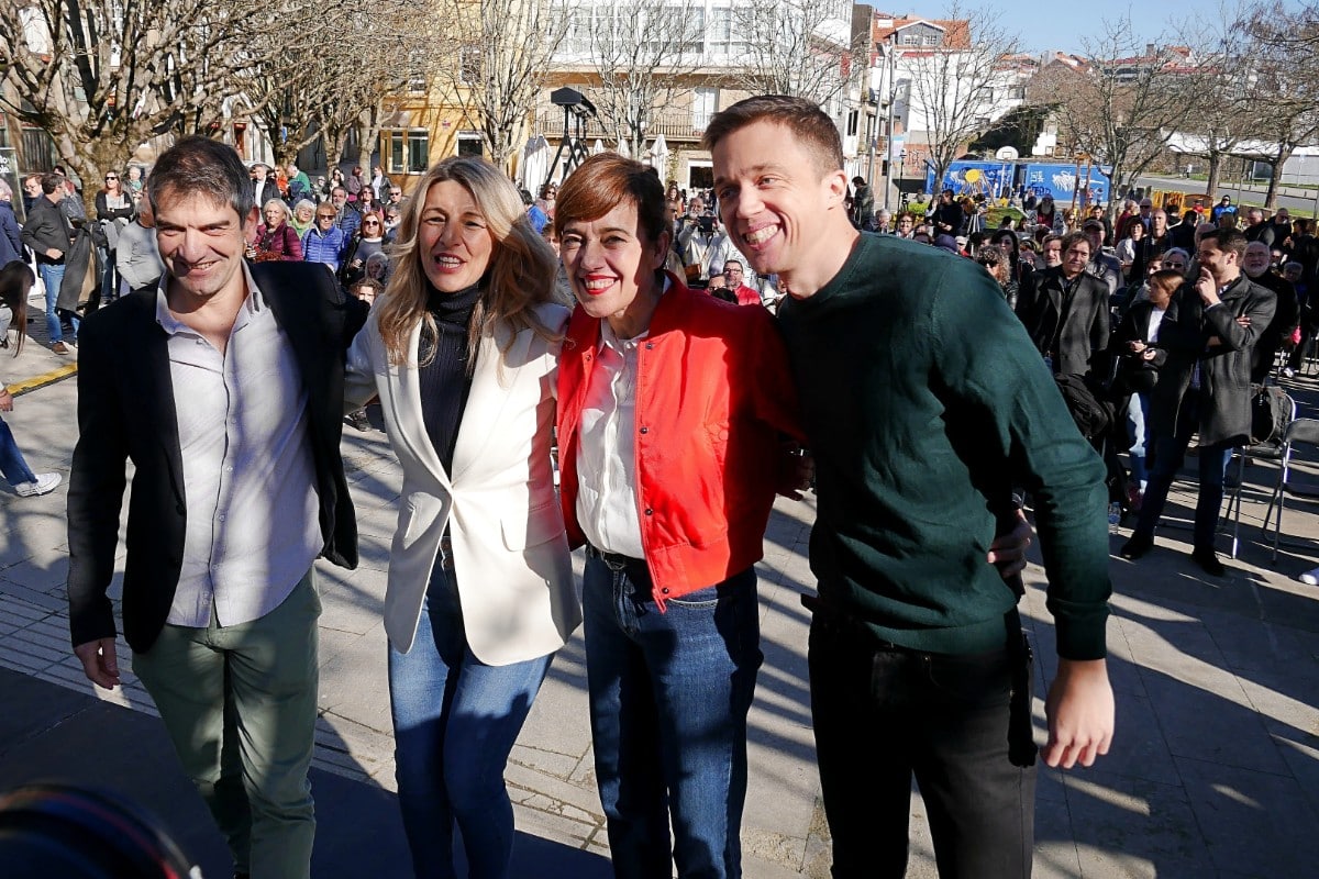 Mitin de Yolanda Díaz, líder de Sumar, junto a Marta Lois, Íñigo Errejón y Jorge Suárez, en Ferrol este sábado. Europa Press.
