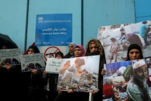 Palestinos protestan por el fin de las subvenciones a UNRWA. Europa Press.