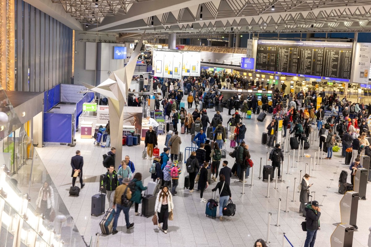 La huelga de personal de seguridad en aeropuertos de Alemania provoca la cancelación o el retraso de 1.100 vuelos