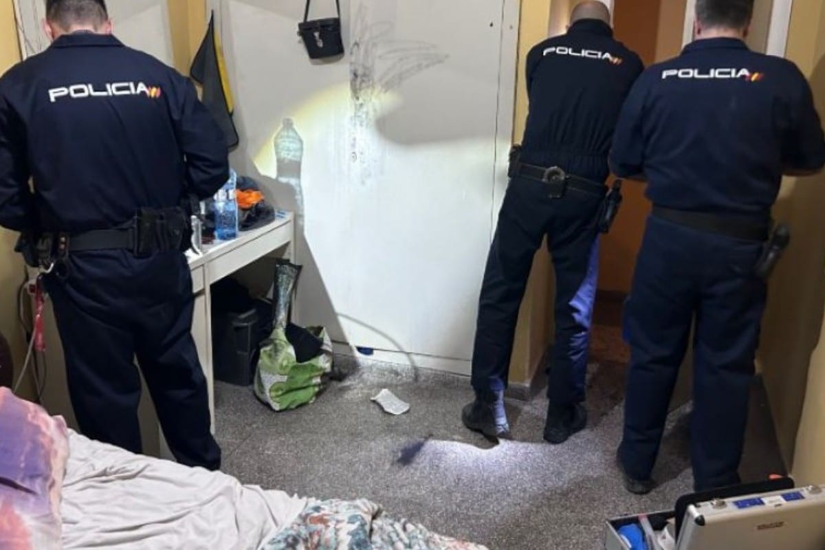 La Policía detiene en Valencia a tres inmigrantes argelinos que se dedicaban al robo con fuerza, la okupación y la estafa