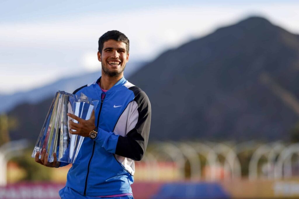 Alcaraz arrolla a Medvedev y revalida el título de Indian Wells