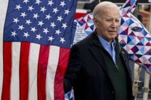 Biden condena el ataque en Illinois. Europa Press.