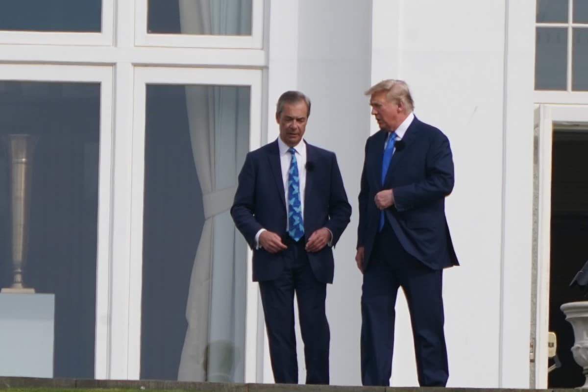 Donald Trump con Nigel Farage antes de la entrevista sobre la OTAN. Europa Press.