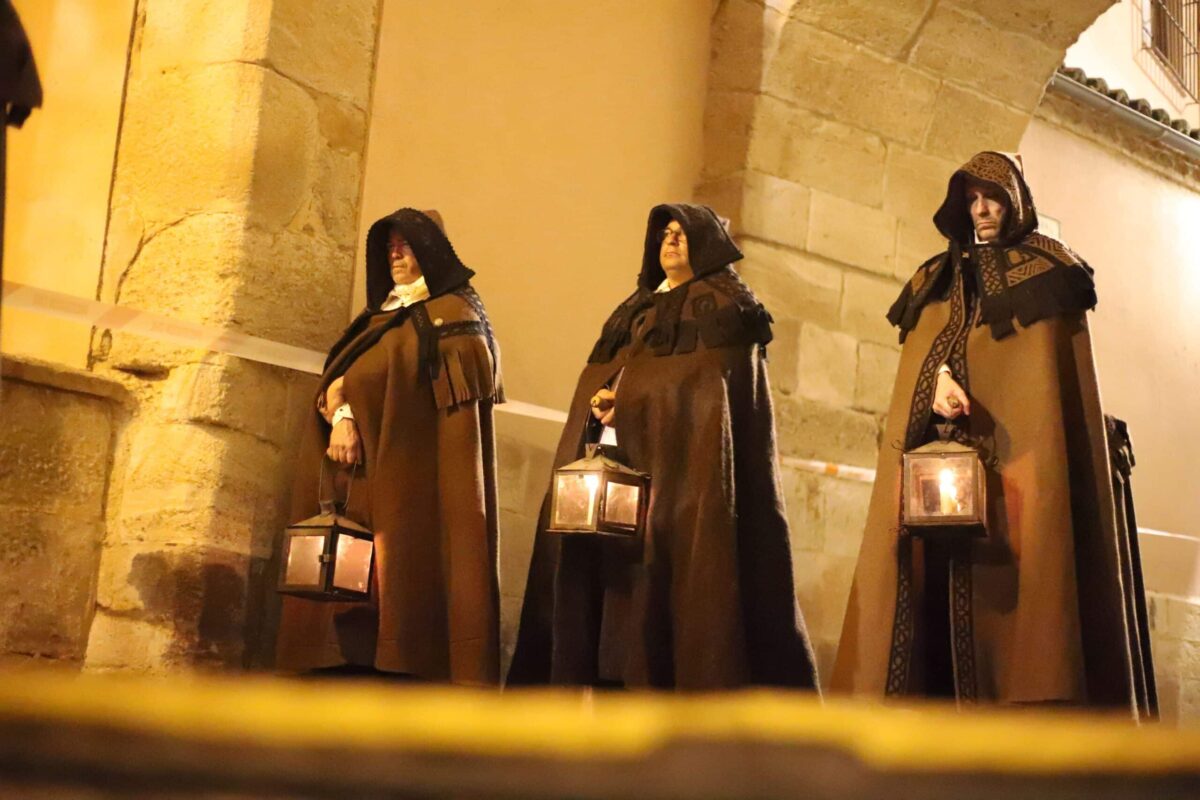 El Miserere castellano cerrará este Miércoles Santo la procesión de Las Capas de Zamora