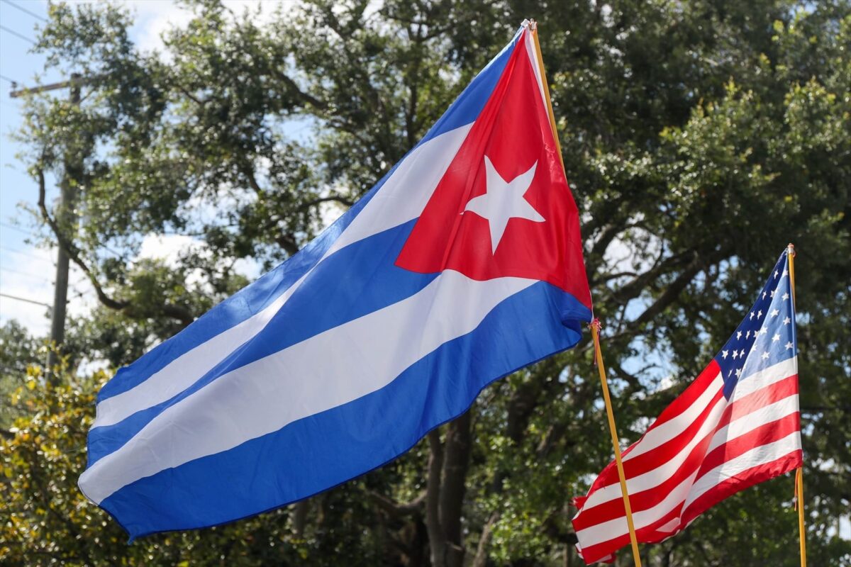 El exdiplomático estadounidense Manuel Rocha se declara culpable de actuar como agente secreto para Cuba