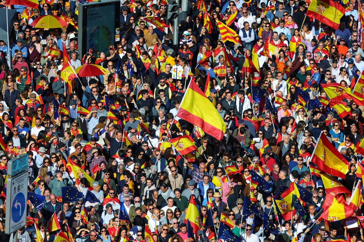 Casi un centenar de asociaciones se concentran este sábado en Madrid para pedir la dimisión de Sánchez