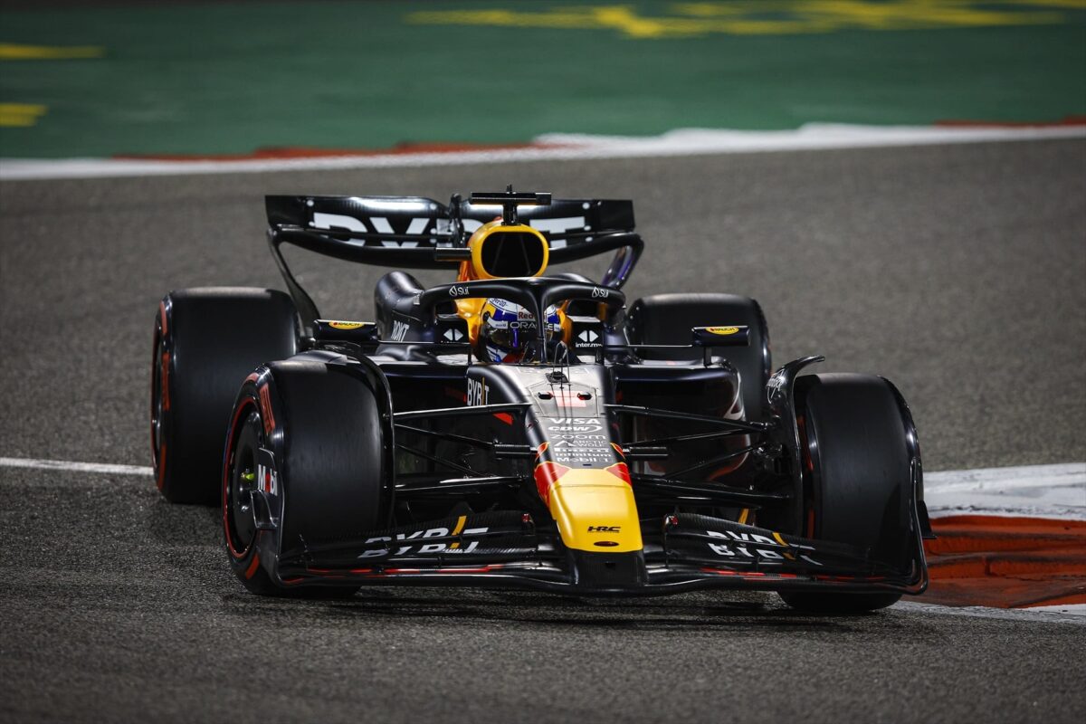 Sainz se sube al podium en una carrera dominada por Verstappen