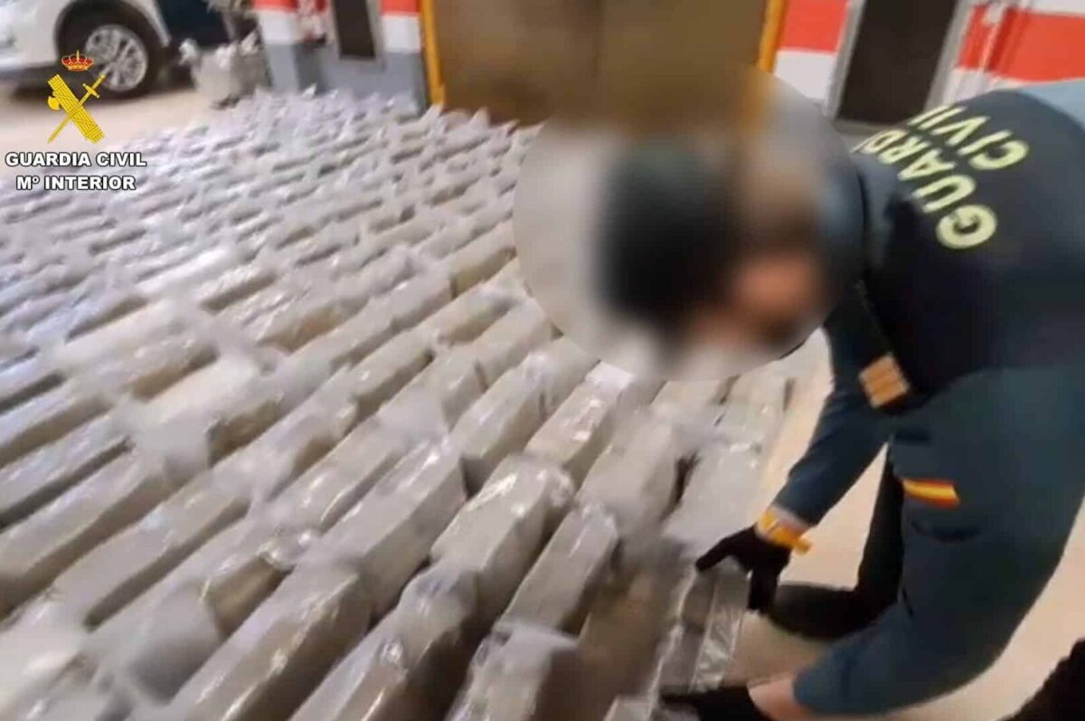 La Guardia Civil incauta casi 1.200 kilos de hachís escondidos en La Muela (Zaragoza)