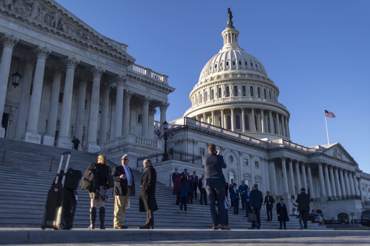 La Cámara de Representantes, controlada por los republicanos, rechaza una moción para destituir a su presidente