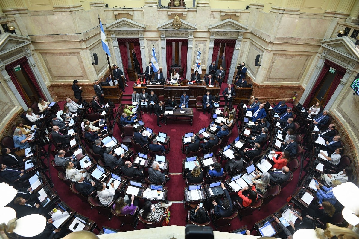 El Senado de Argentina rechaza el Decreto de Necesidad y Urgencia de Milei