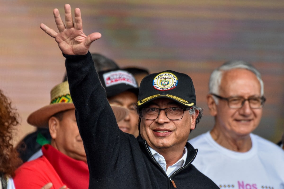 Petro pide detener a ‘Iván Mordisco’ tras las revelaciones del apoyo de las FARC a su campaña presidencial