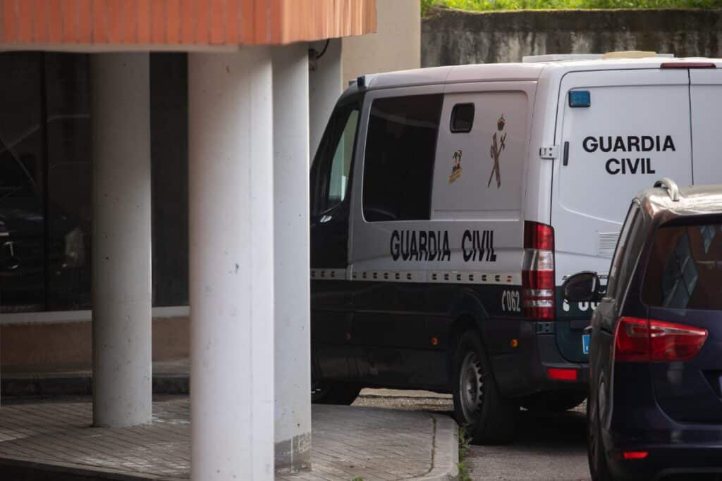 Furgón Guardia Civil RFEF