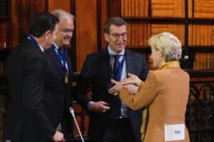 Feijoo afirma que le preocupa el avance de los partidos patriotas y soberanistas en Europa