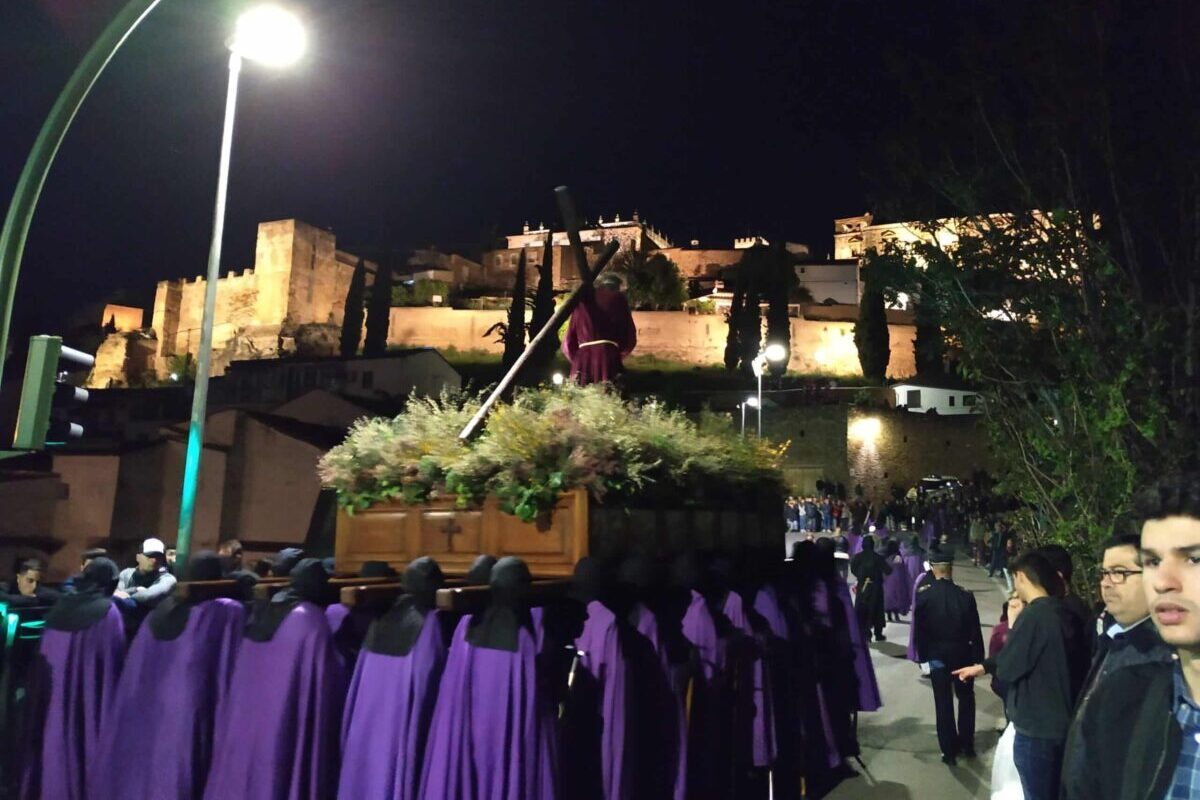 Jesús Despojado, Nuestro Padre del Perdón y el Amparo procesionan este Martes Santo en Cáceres si la lluvia lo permite