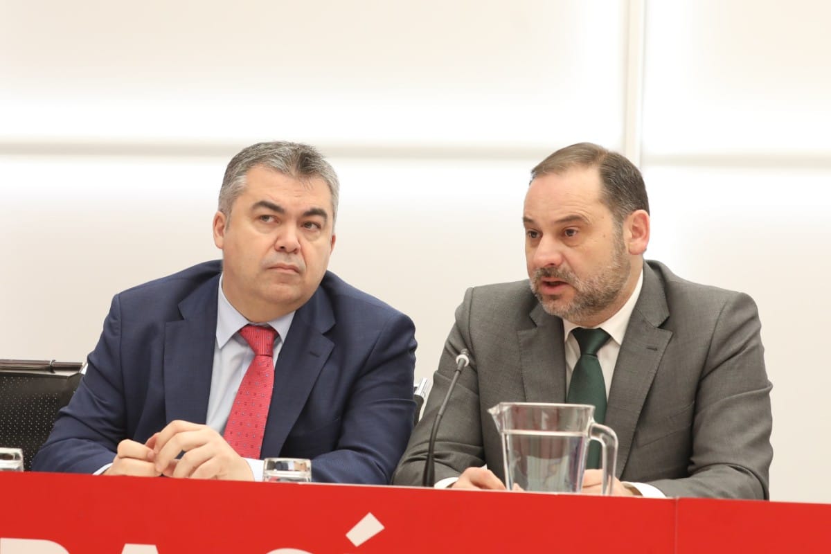 Ábalos interpone un recurso por su expulsión del PSOE señalando a Cerdán como responsable de filtrar sus datos personales