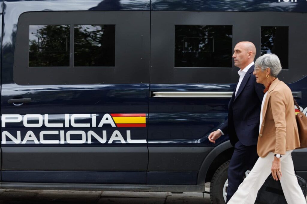 La Fiscalía pide dos años y seis meses de cárcel para Rubiales por el beso a Hermoso