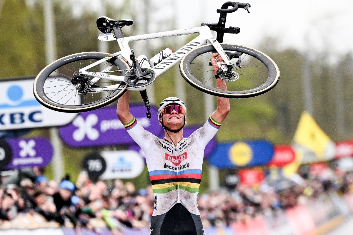 Van der Poel recupera su corona y conquista su tercer Tour de Flandes