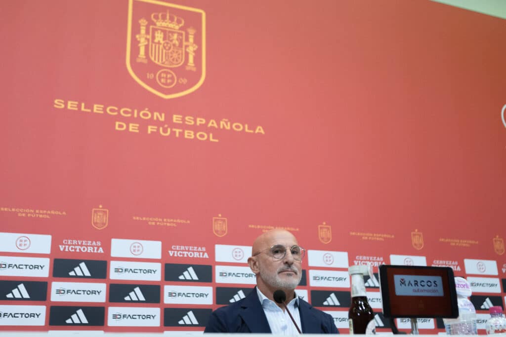 Porro, Cubarsí, Vivian, Gerard y Sarabia, novedades en la lista de la selección