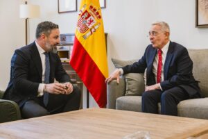 Santiago Abascal y el expresidente colombiano Álvaro Uribe se reúne en Madrid