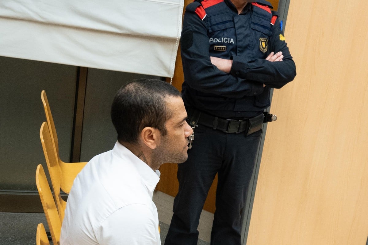 La Audiencia de Barcelona deja en libertad provisional a Dani Alves bajo fianza de un millón de euros
