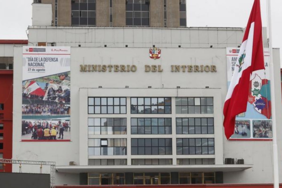 La Fiscalía de Perú registra la sede del Ministerio del Interior en medio de un operativo anticorrupción