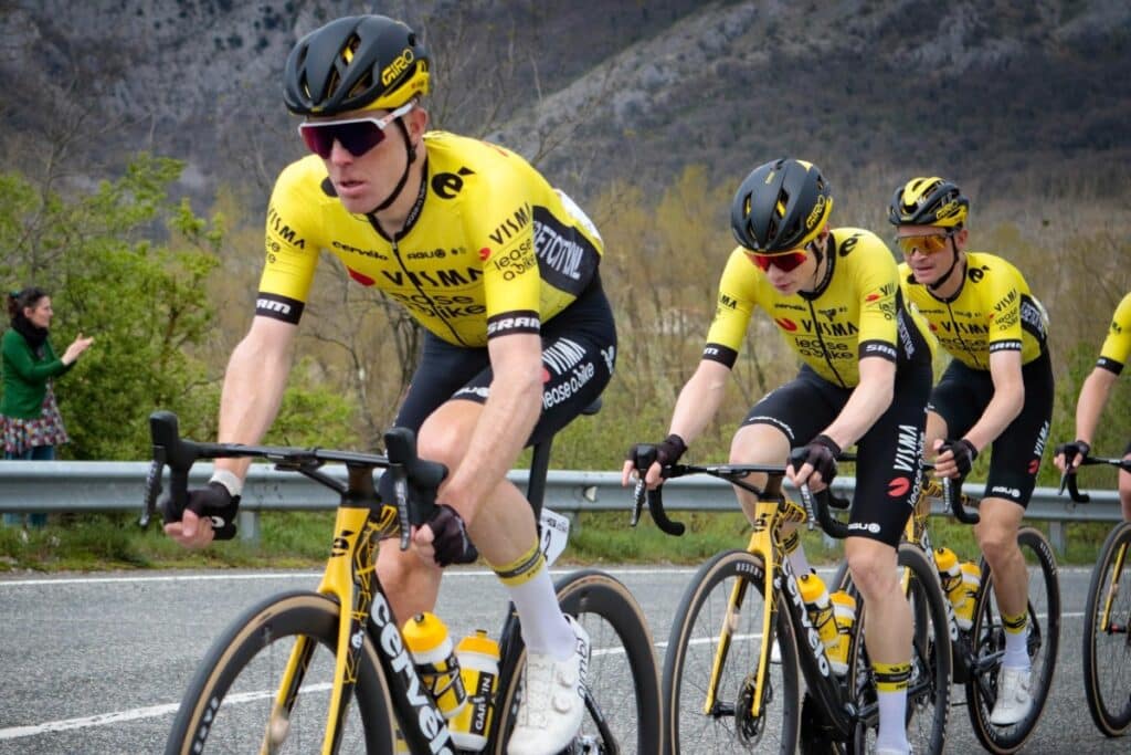 Caída de Vingegaard, Evenepoel y Roglic en la Itzulia. Imagen, Europa Press.
