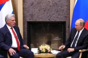 Díaz Canel con Putin en una imagen de archivo. El régimen de Cuba se acerca a Putin mientras Europa favorece la dictadura. Imagen, Europa Press.