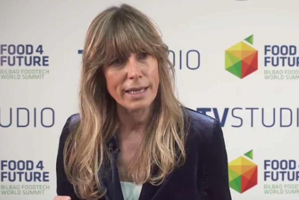 El Gobierno patrocinó con 200.000 euros públicos actos de Begoña Gómez y su recomendado Carlos Barrabés. YouTube.