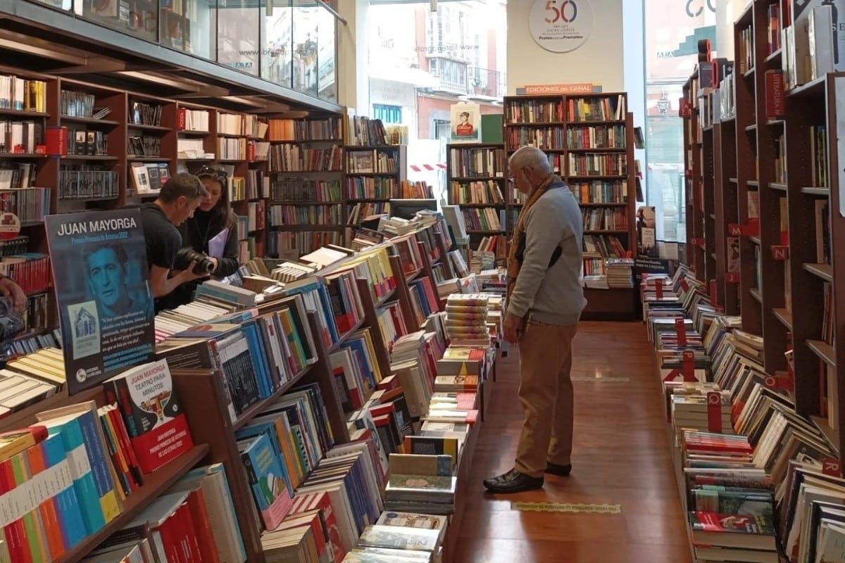 La Galatea: una histórica librería de Salamanca cierra porque su edificio se va a reconvertir en pisos turísticos