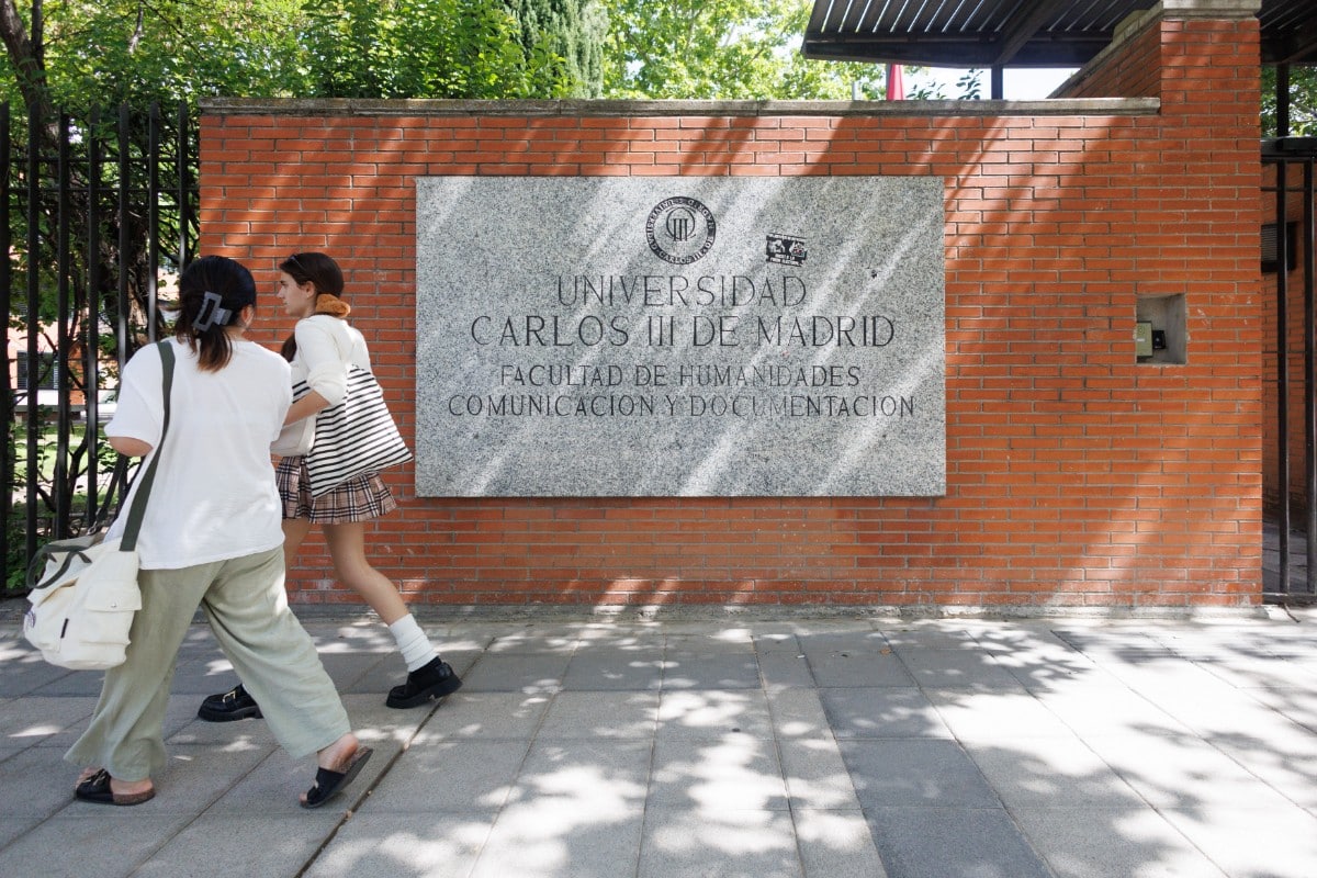 La Universidad Carlos III investiga la concesión de una plaza sin acreditación a una ex alto cargo del Gobierno de Sánchez