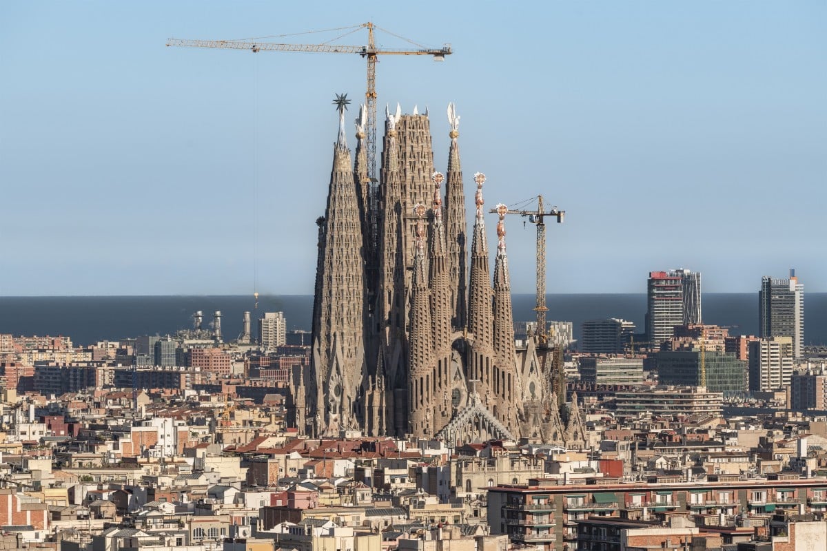 Crece la amenaza yihadista sobre Barcelona: identifican a tres magrebíes con fotos de la Sagrada Familia y de una comisaría