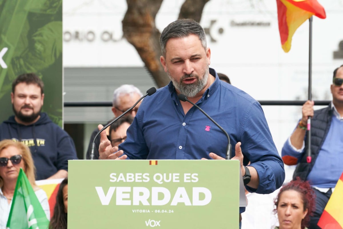 Abascal advierte a Bildu y PNV: «Si VOX gobierna y pretenden referéndum de secesión, sólo tendrán cárcel e ilegalización»