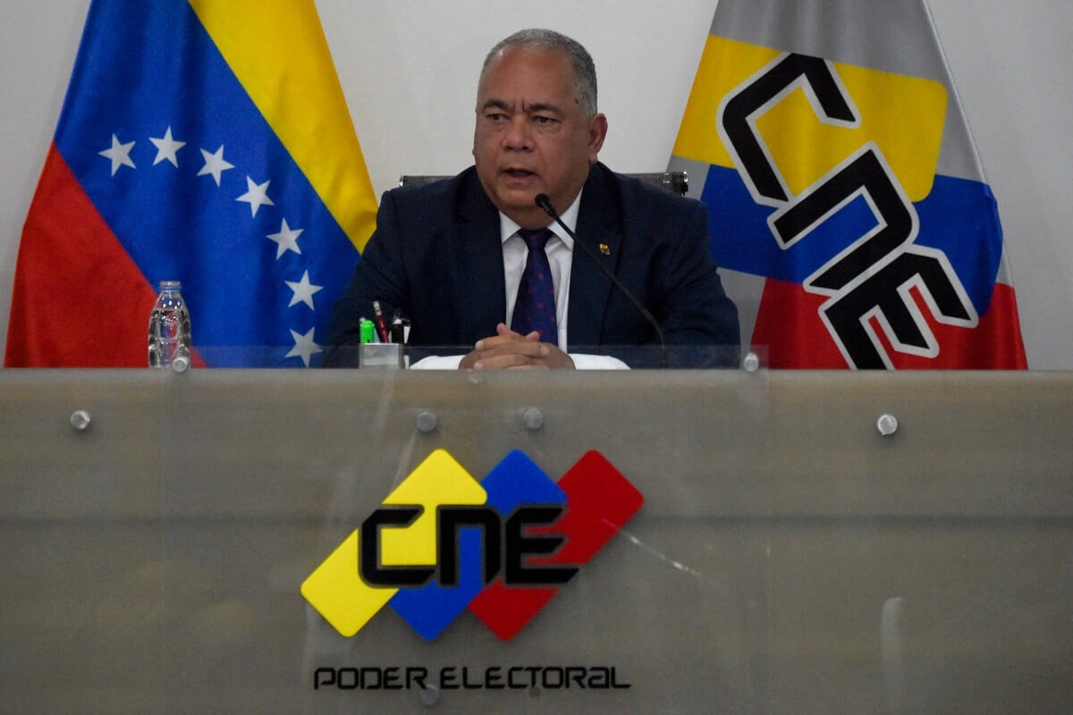 Una comisión de la UE llega a Venezuela para valorar el envío de observadores a las cuestionadas presidenciales