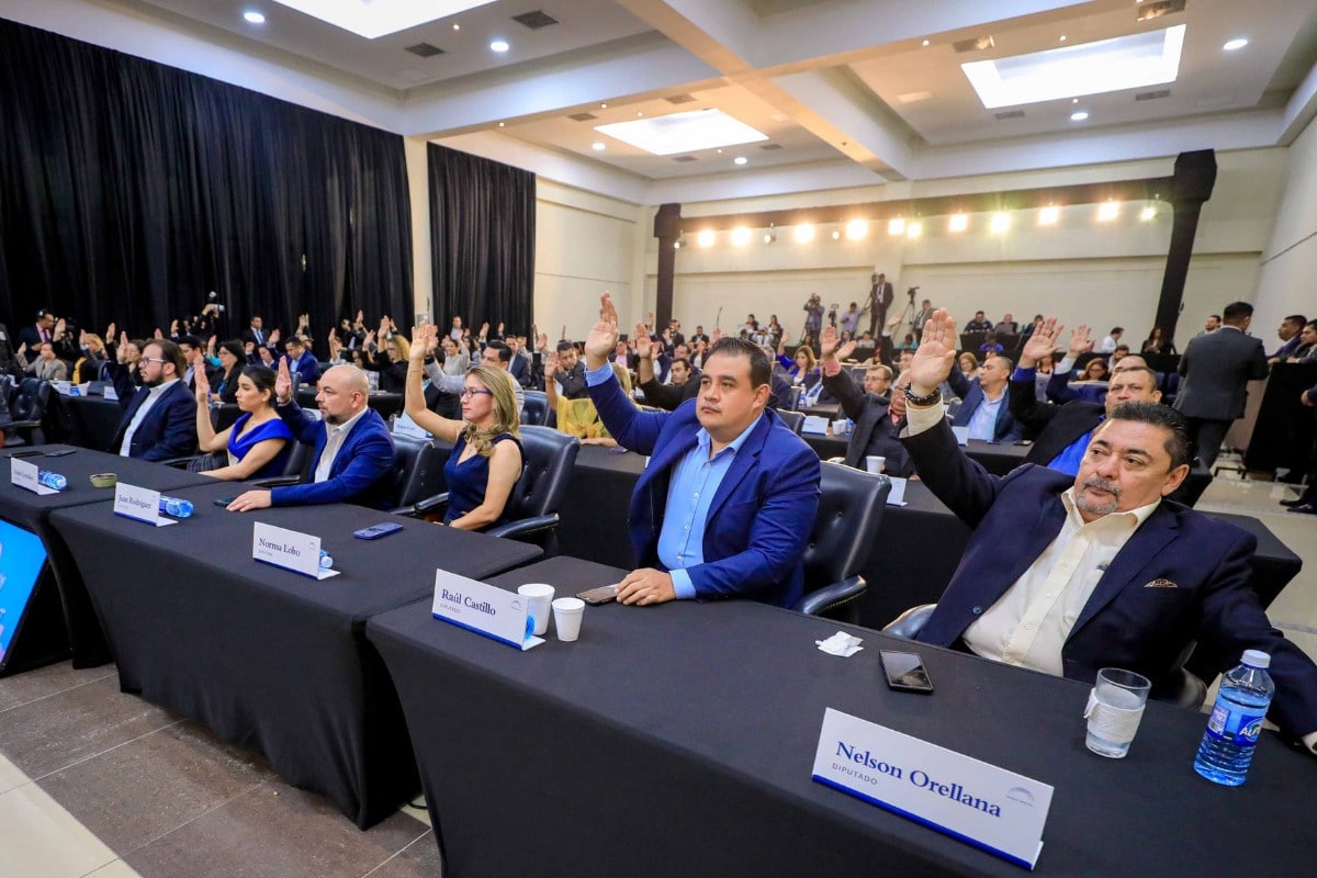 La Asamblea de El Salvador aprueba la vigesimoquinta prórroga del estado de excepción solicitado por Bukele
