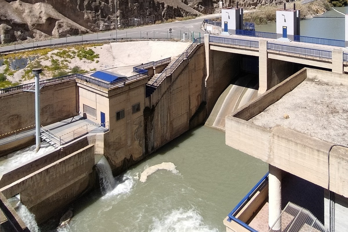 El Gobierno de Sánchez reconoce que destruyó o retiró 328 infraestructuras hídricas hasta el año 2022