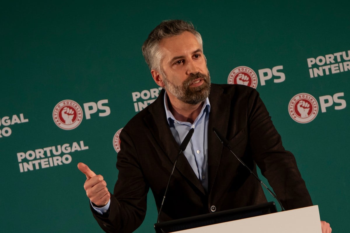 El líder de los socialistas portugueses llama a Pedro Sánchez para trasladarle su solidaridad