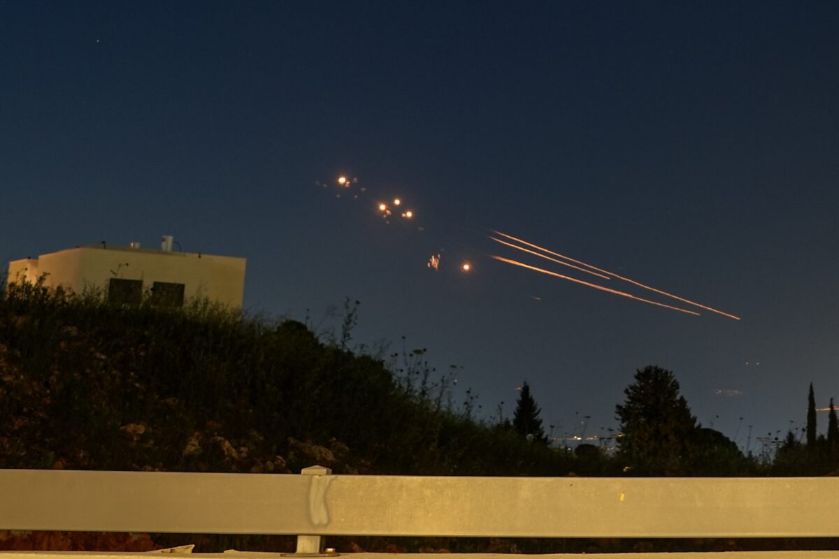 Israel responde a Irán: lanza un ataque limitado con drones