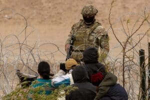 Un juez de Estados Unidos ordena la liberación de los ilegales que se enfrentaron a la Guardia Nacional en Texas. Imagen, Europa Press.