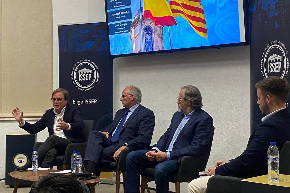 «Cataluña es España»: Girauta, Garriga y Aizcorbe debaten sobre cómo enfrentarse al nacionalismo de cara al 12-M