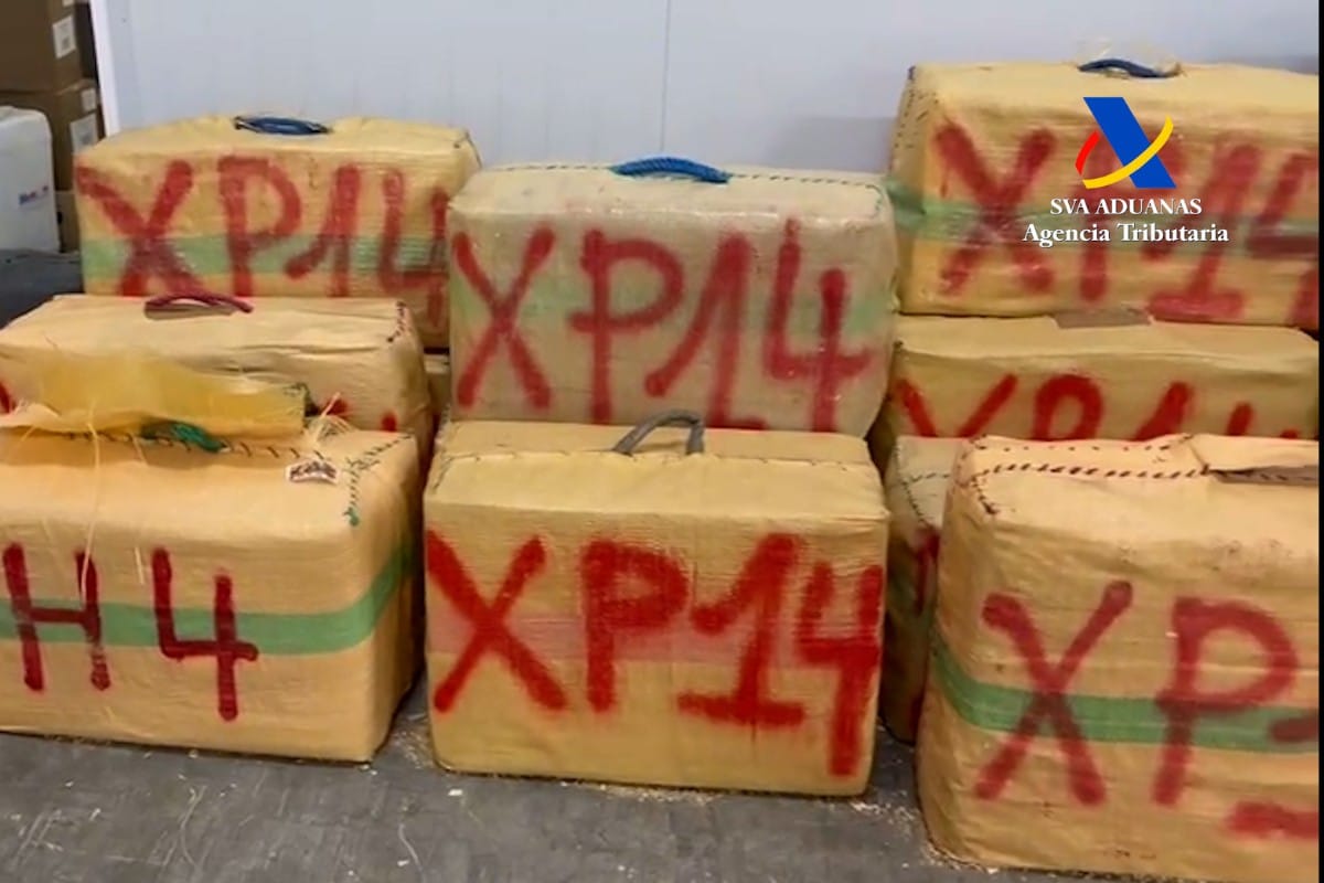 Intervienen en el puerto de Algeciras 25 toneladas de hachís ocultas en un camión de Marruecos que transportaba melones