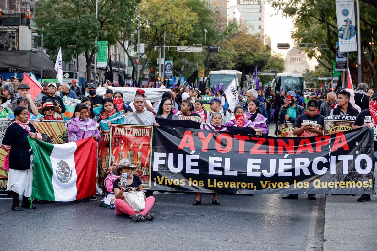 Los familiares de los 43 desaparecidos de Ayotzinapa llaman a boicotear las presidenciales mexicanas
