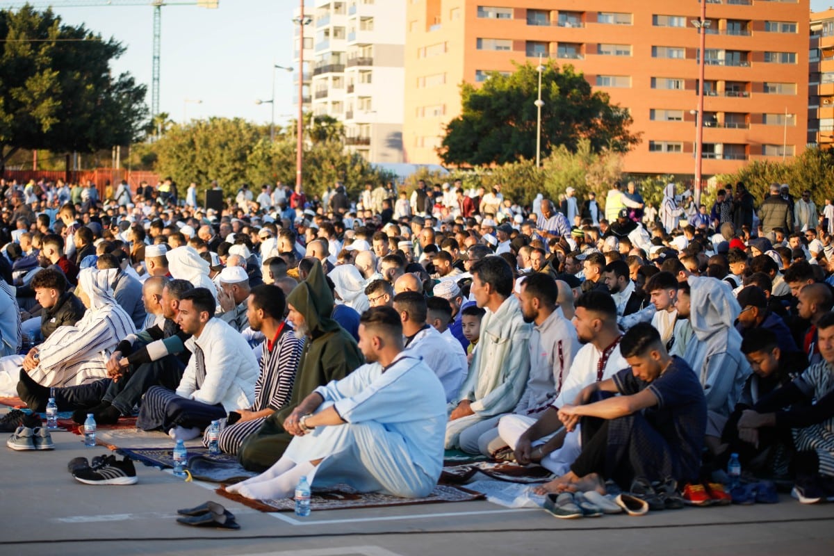 Casi 5.000 musulmanes celebran el final del Ramadán en el recinto ferial de Almería