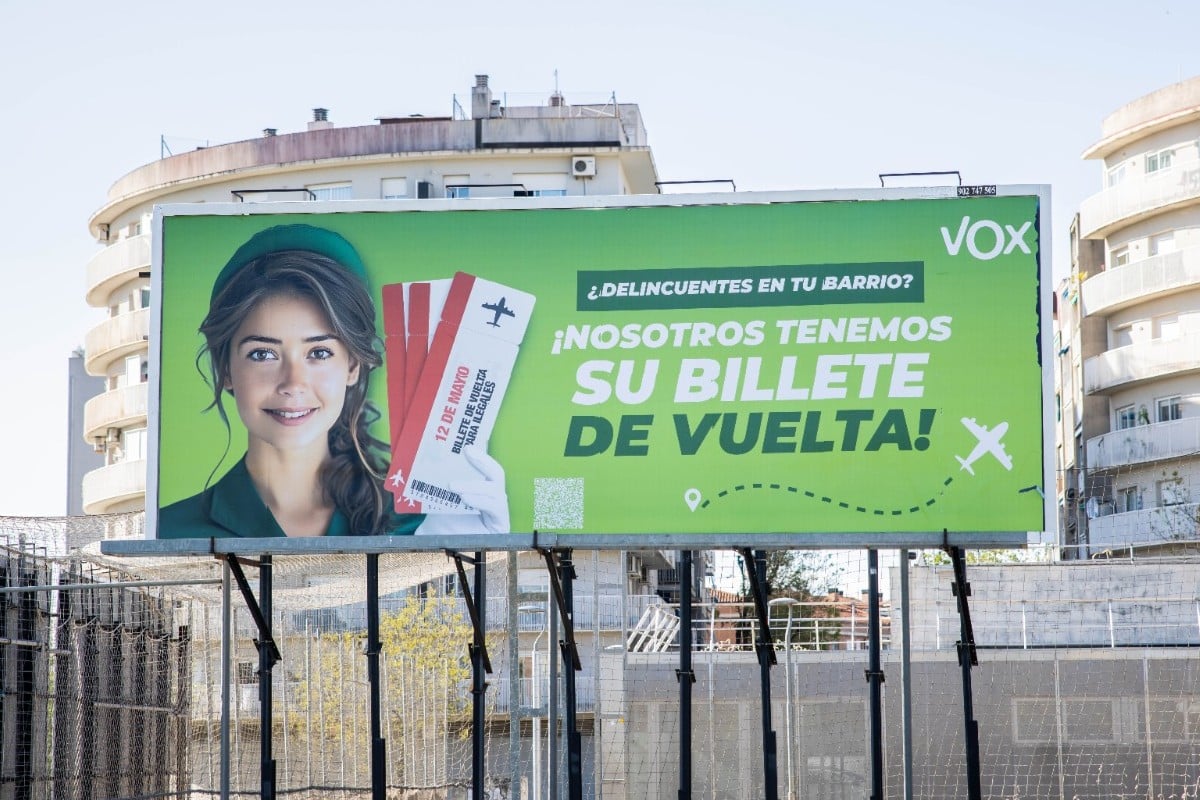 VOX lanza una campaña para denunciar la inseguridad que provoca la inmigración ilegal en Cataluña: «La solución es el billete de vuelta»
