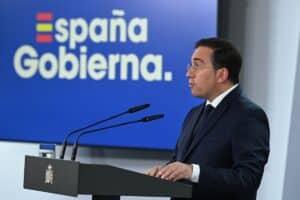 Albares se queja de las declaraciones de Milei sobre la corrupción de Begoña Gómez