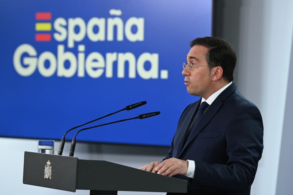 Albares se queja de las declaraciones de Milei sobre la corrupción de Begoña Gómez
